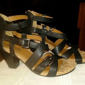 -BRAND NEW SANDAL HEELS-